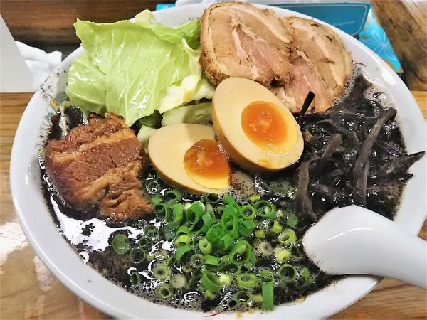 「育元ラーメン￥950」@熊本らーめん 育元の写真