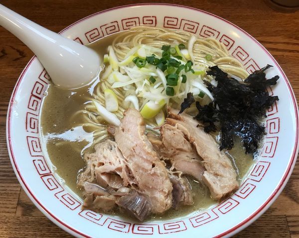 「煮干中華そば（白醤油）中盛」@煮干中華そば専門 煮干丸の写真