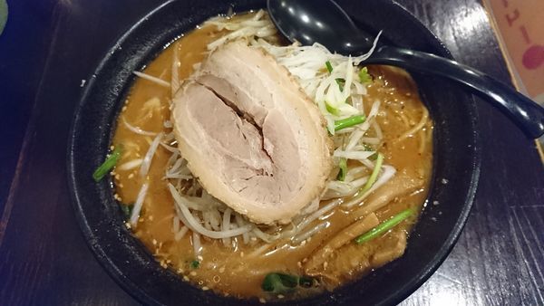 「味噌ラーメン　８００円」@麺や紅丸 本店の写真