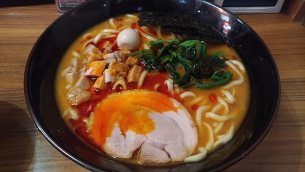 「ラーメン赤」@横浜家系ラーメン 壱角家 田町店の写真