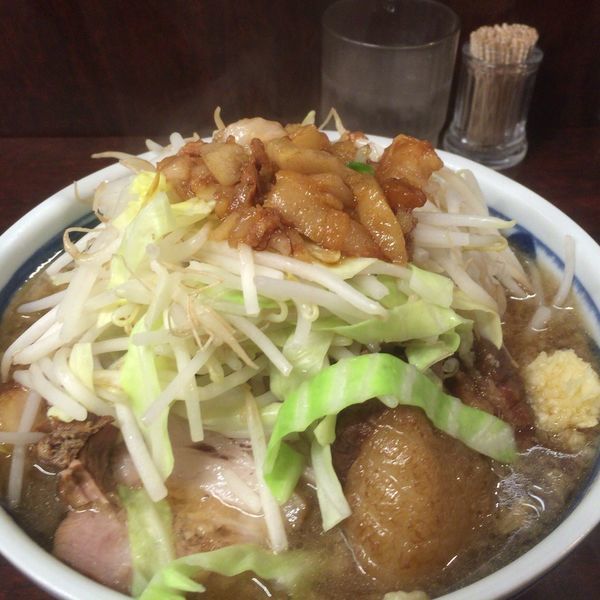 「小ぶたラーメン¥800（ヤサイニンニクアブラ）」@ラーメン二郎 めじろ台店の写真
