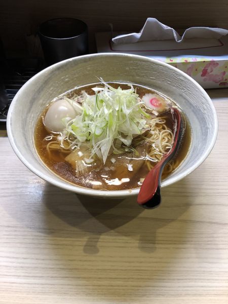 「にぼしラーメン(味玉トッピング)」@めんや佐高の写真