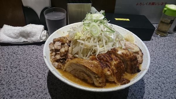 「宮郎式味噌・豚ダブル(ヤサイマシアブラマシ)￥１２８０」@ラーメン宮郎の写真
