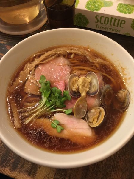 「醤油中太麺」@麬にかけろ 中崎壱丁 中崎商店會1-6-18号ラーメンの写真