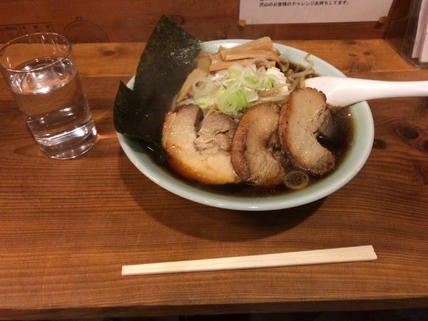 「車屋の醤油ラーメン350円 チャーシューメンマトッピング」@車屋のラーメン 匝瑳店の写真