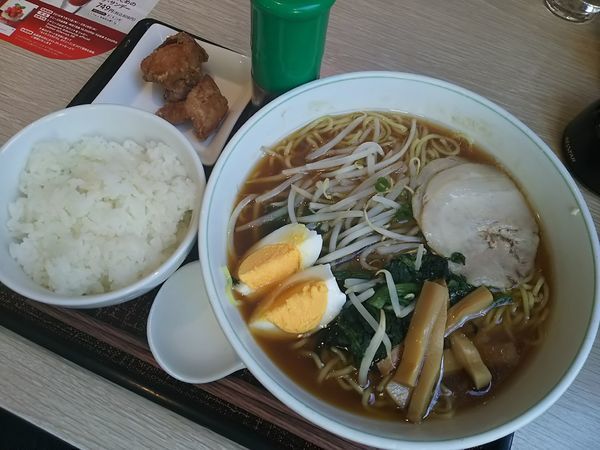 「醤油ラーメンセット　～鶏の唐揚げ２コ・ミニごはんつき」@デニーズ 長野県庁前店の写真