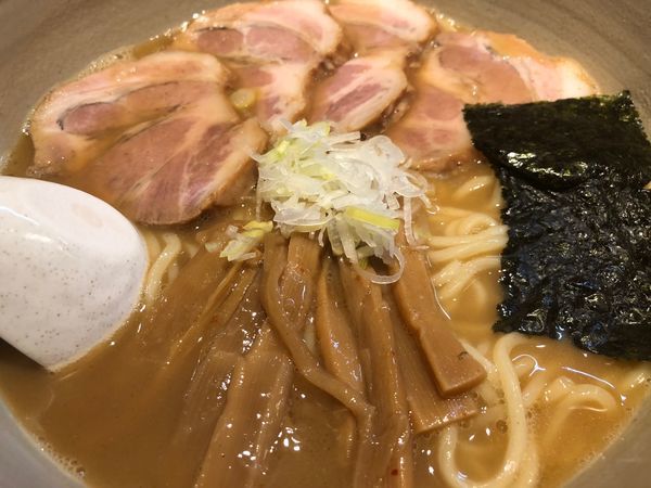 「らーめん（大）＋チャーシュー」@麺屋吉左右の写真