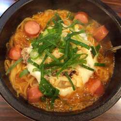 焼きラーメン トマトチーズ