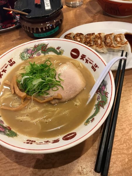 「こってりラーメン並＋餃子セット」@天下一品 歌舞伎町店の写真