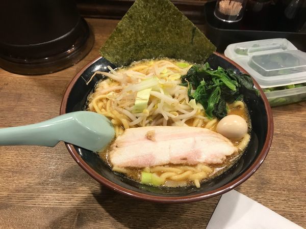 「家系醤油ラーメン 680円」@横浜家系ラーメン 一正家の写真