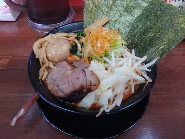 「辛味噌豚骨ラーメン・全部乗せ」@飯山家系濃厚豚骨ラーメン がぁたくの写真