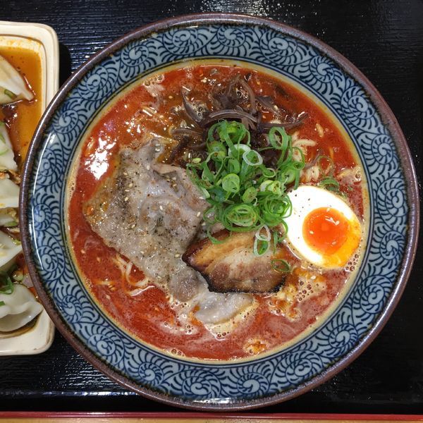 「辛みそラーメン780円＋水餃子100円」@麺処 雄の写真