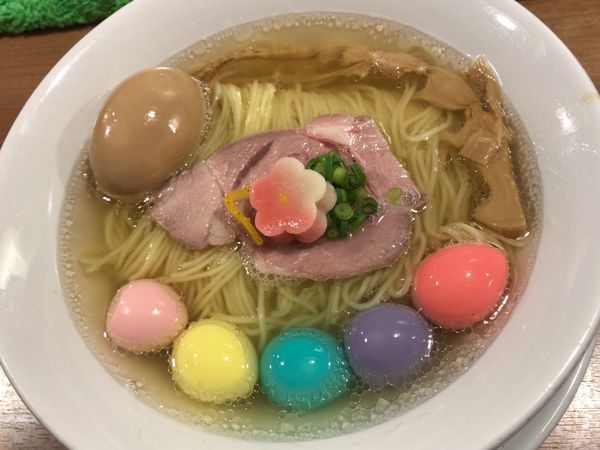 「鯛塩そば(ももいろクローバーZ 有安杏果卒業記念)＋半熟味玉」@鯛塩そば 灯花 本店の写真