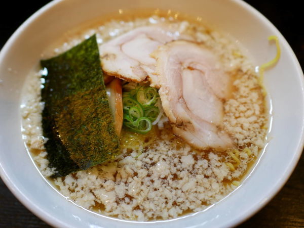 「醤油ラーメン こってり＋サービス餃子」@宗家一条流 八代目直系 がんこラーメン 町屋店の写真