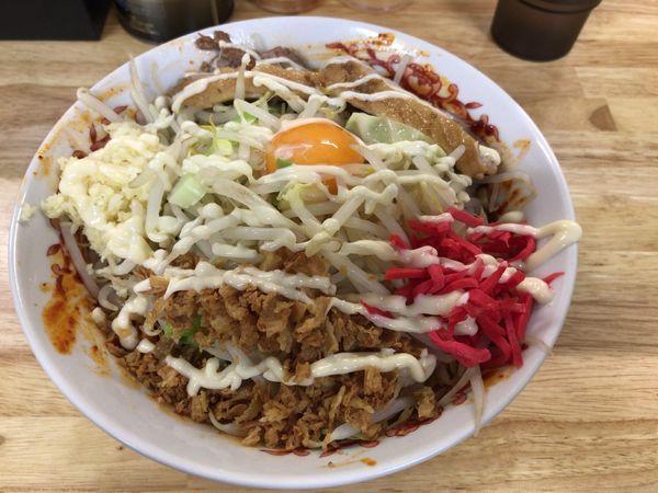 「小ラーメン(700円)+割と辛い汁なし(200円)」@ラーメン 登良治郎の写真