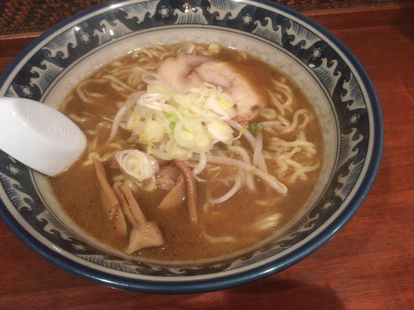 「ラーメン 大盛り」@助六の写真