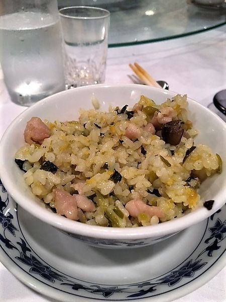 「高菜と鶏肉入りチャーハン」@重慶飯店 新館の写真