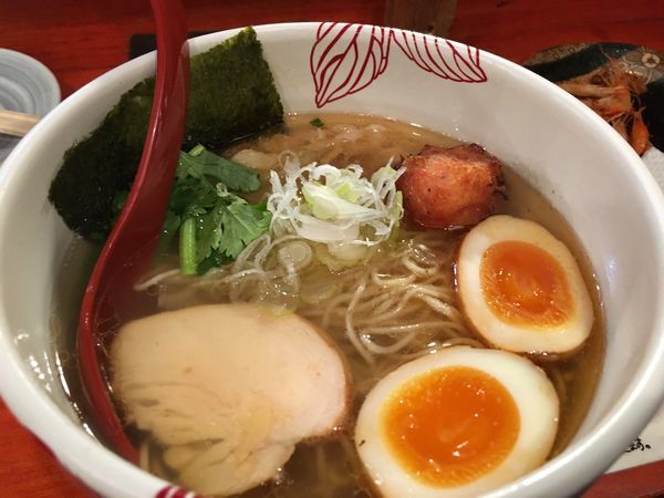 「限定　あす花feat.神保町黒須 燻しお えびそば」@麺処 あす花の写真