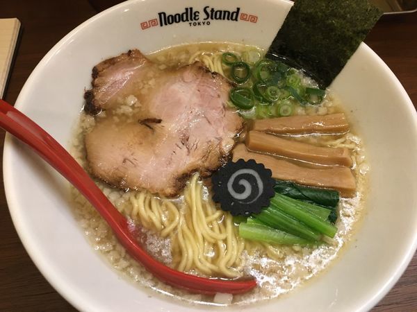 「背脂KUROSHIO 煮干しラーメン」@Noodle Stand Tokyoの写真
