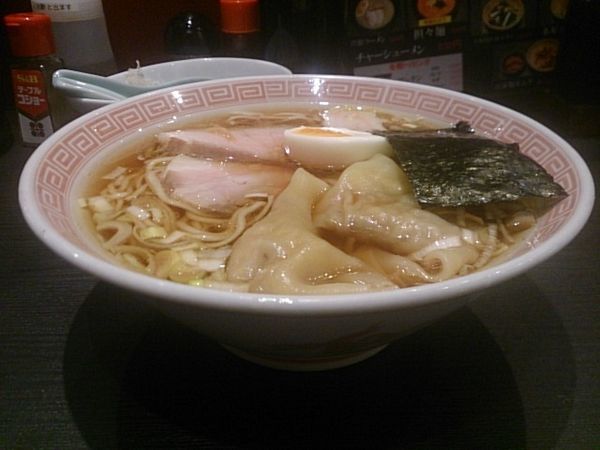 「ラーメン+ワンタン」@ラーメン大至の写真
