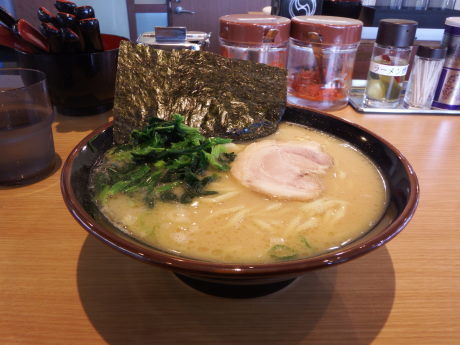 「ラーメン　並」@醤油豚骨ラーメン 八右衛門の写真