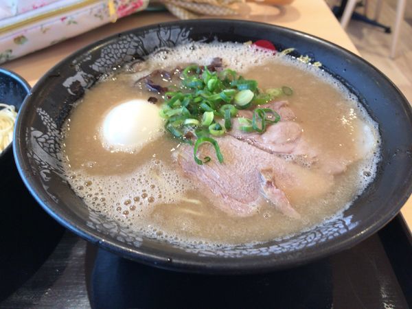 「味玉ラーメン」@博多一幸舎 ららぽーと立川立飛店の写真