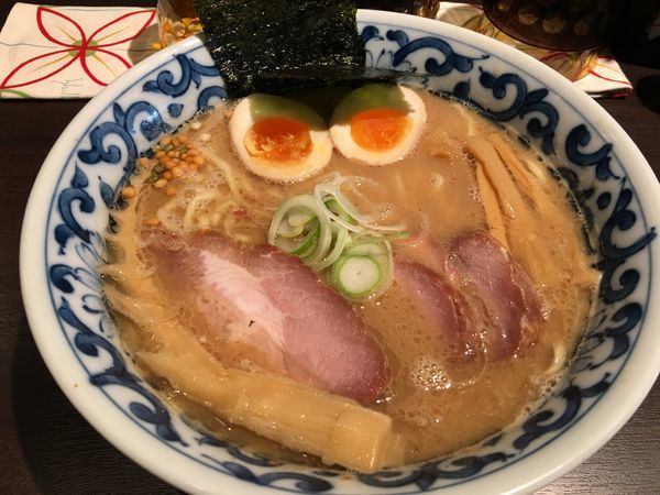 「特製濃厚らー麺 980円」@九段 斑鳩 市ヶ谷本店の写真