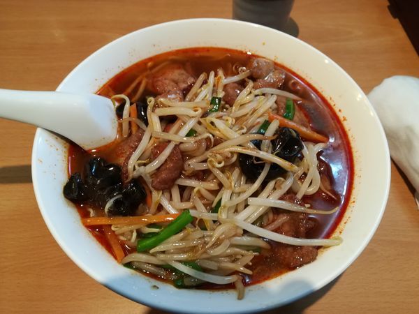 「1/20豚レバ入り辛味そば　辛さ普通大盛り固め900円」@桂林菜館の写真