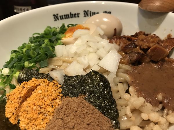 「油そば＋味玉」@麺Dining Number Nine 09の写真