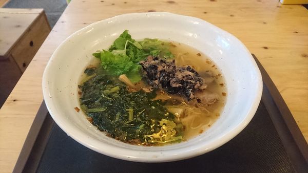 「朝塩そば+モロヘイヤ･黒豆納豆」@麺場 浜虎 横浜店の写真