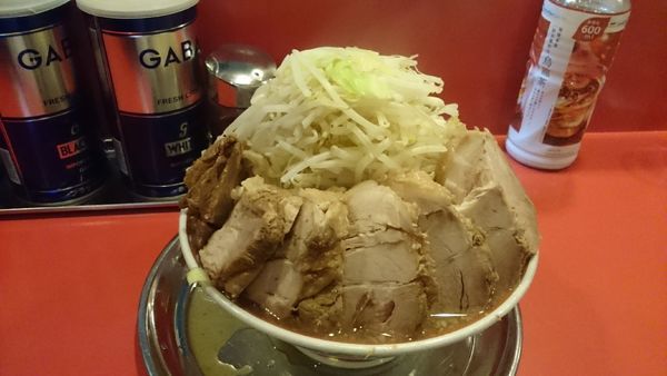 「大豚ダブル・柔らかめ(ヤサイとアブラ塊マシマシ)￥１０５０」@ラーメンタロー 大森の陣の写真