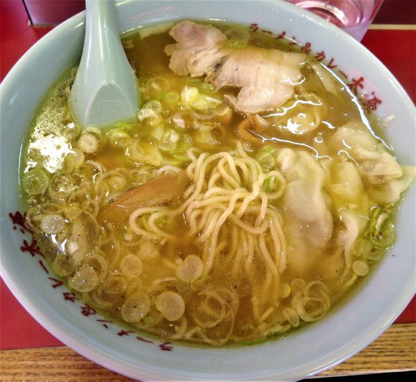 「ワンタンメン（900円）」@太源の写真