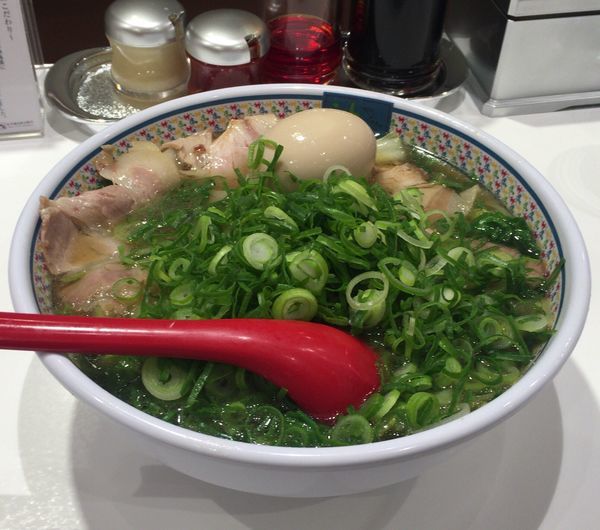 「小チャーシュー煮玉子ラーメン ねぎ」@どうとんぼり神座 ペリエ千葉店の写真