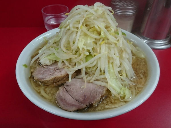 「ラーメン（麺少なめ）」@ラーメン二郎 神田神保町店の写真