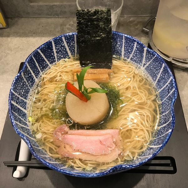 「海 魚海香る 塩そば」@ラーメンクワトロの写真