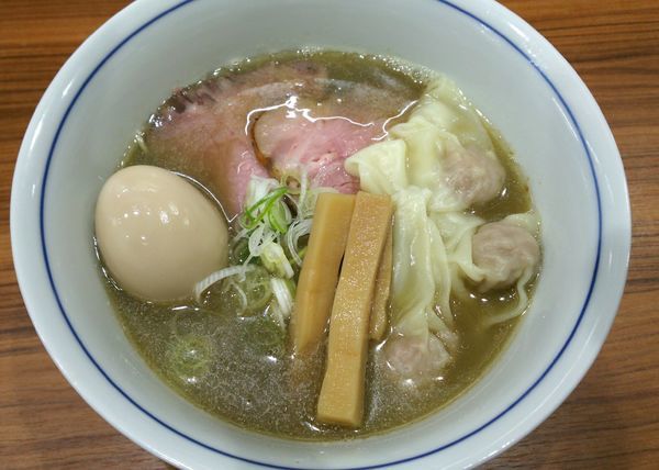 「ワンタン中華そば＋味玉＋味付き替え玉　980＋300円」@中華そば 西川の写真