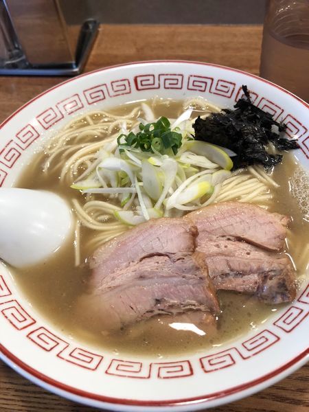 「煮干そば 白醤油 並」@煮干中華そば専門 煮干丸の写真