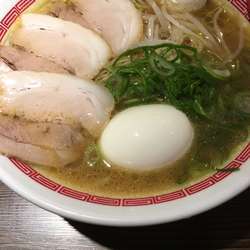 味玉ラーメン 860円