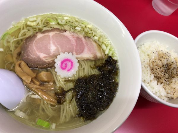 「煮干らーめん　博多地鶏の特製鶏油かけご飯」@らーめん えんやの写真