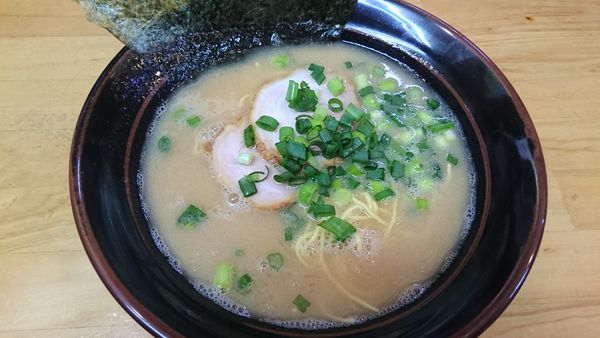 「九州豚骨らーめん(バリカタ)」@九州とんこつらーめん 武者がよか 日ノ出町店の写真