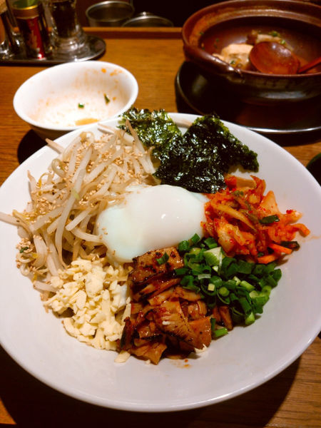 「キムチとチーズの油そば　880円（宴会コースの一部）」@中華そば 二階堂の写真