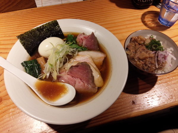 「特製醤油そば・食べる肉あぶら飯」@麺処 篠はらの写真