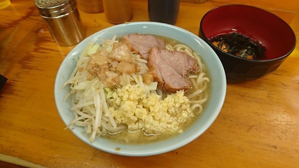 「ラーメン（ニンニクアブラ）＋生とじ卵」@ラーメン二郎 新橋店の写真