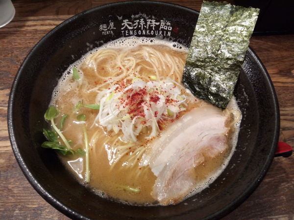 「天降ラーメン」@麺屋 天孫降臨 三宮本店の写真