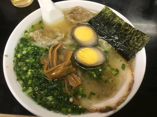 「雲呑麺980円、醬蛋（ジャンタンと言う味玉）100円」@中華そば高はしの写真