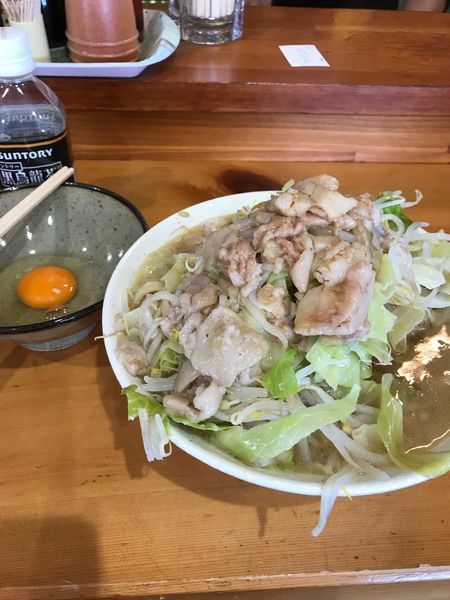 「ラーメン 生卵(アブラ、カラメ)」@ラーメン 滋悟郎の写真
