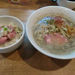 ガツンと煮干しそば650+チャーシュー丼300