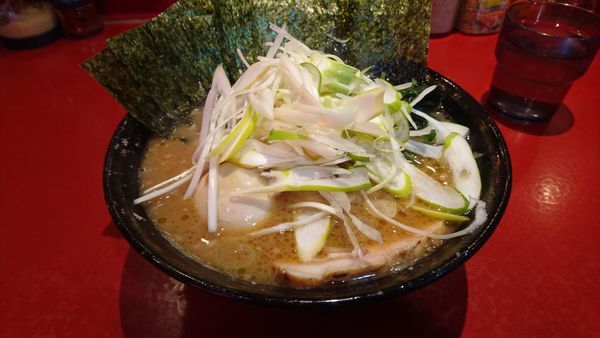 「ラーメン(麺硬め･味濃いめ)+海苔･下仁田ネギ･味玉」@厚木家の写真