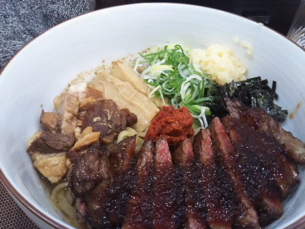「辛味噌まぜそば+ステーキ」@麺屋 又兵衛の写真