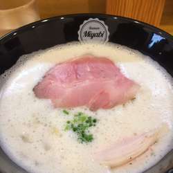 とりとんらーめん しお